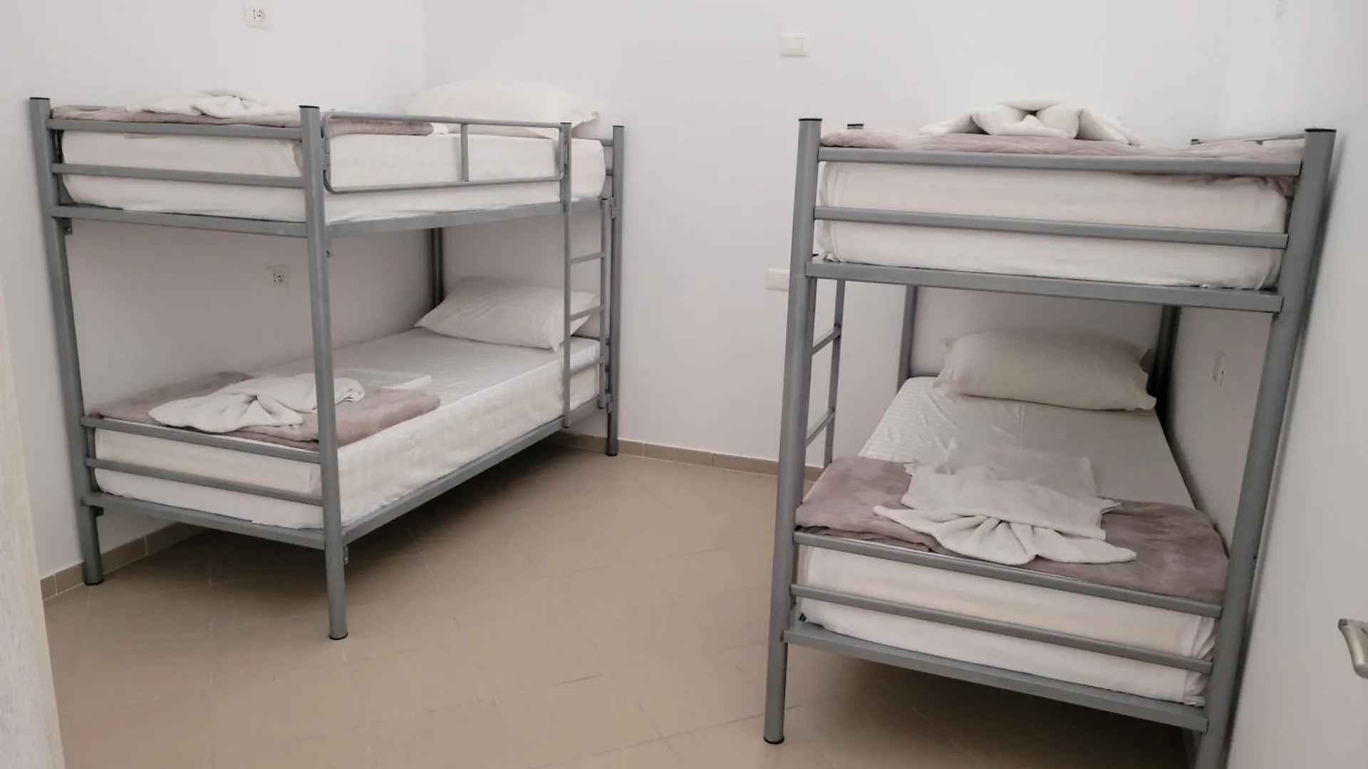 Hostel K13 Sarandë