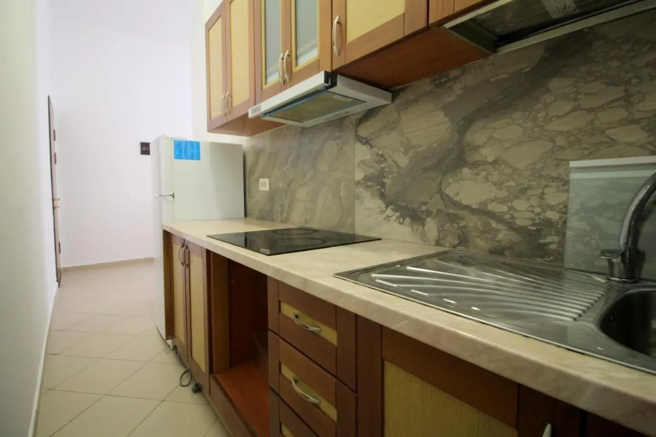 Hostel K13 Sarandë 0*,
