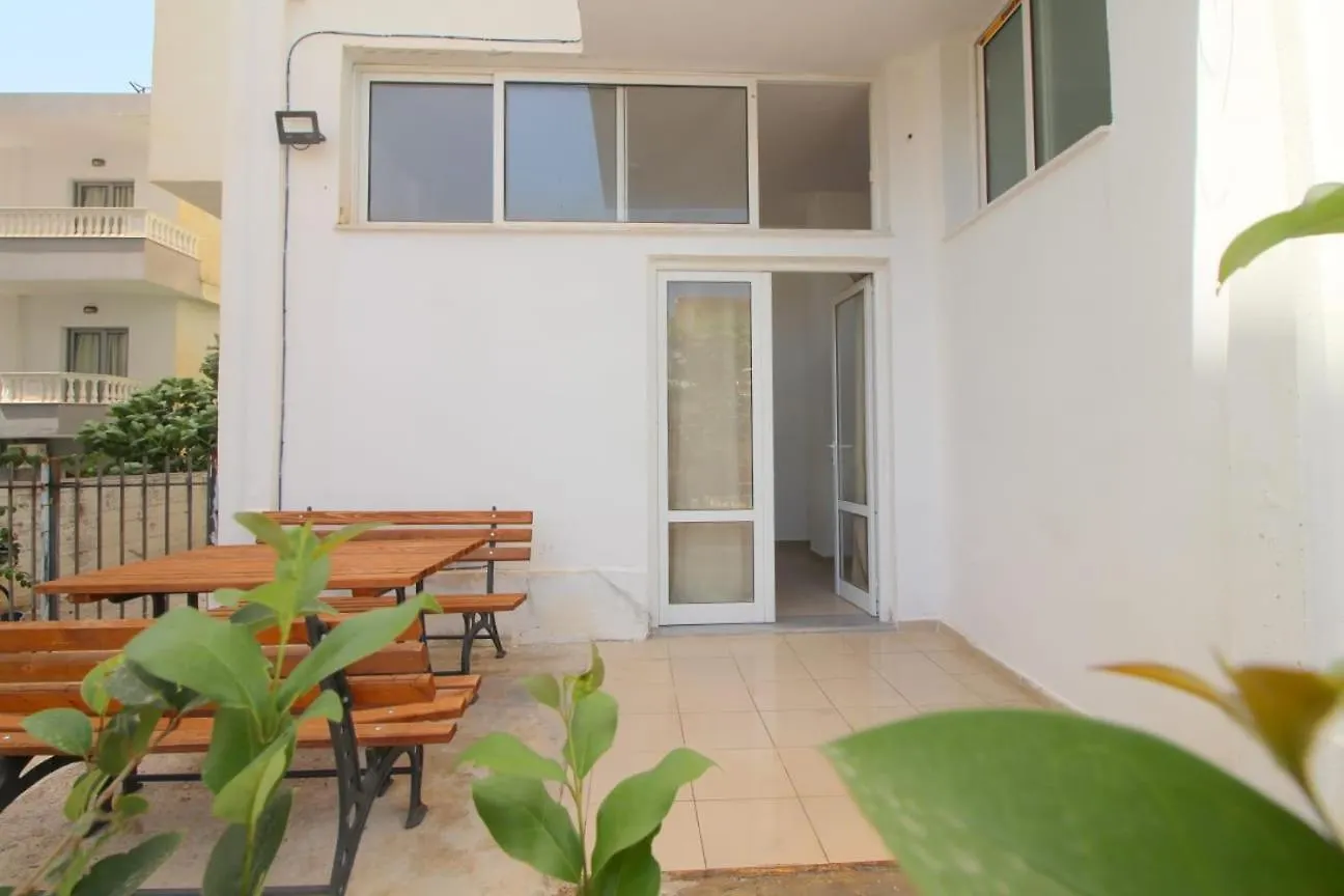 Hostel K13 Sarandë