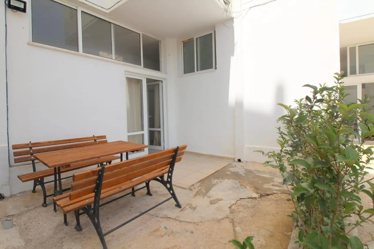 Hostel K13 Sarandë Albanië