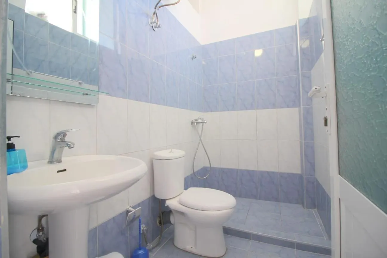 Hostel K13 Sarandë 0*,  Albanië