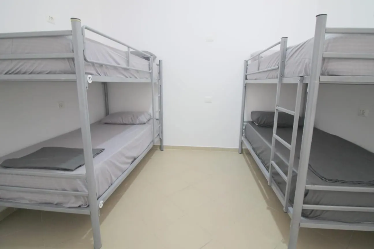 Hostel K13 Sarandë 0*,