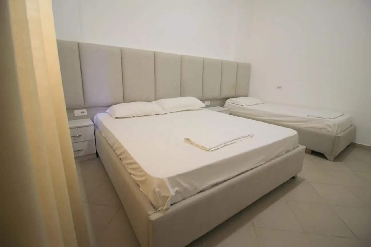 Hostel K13 Sarandë